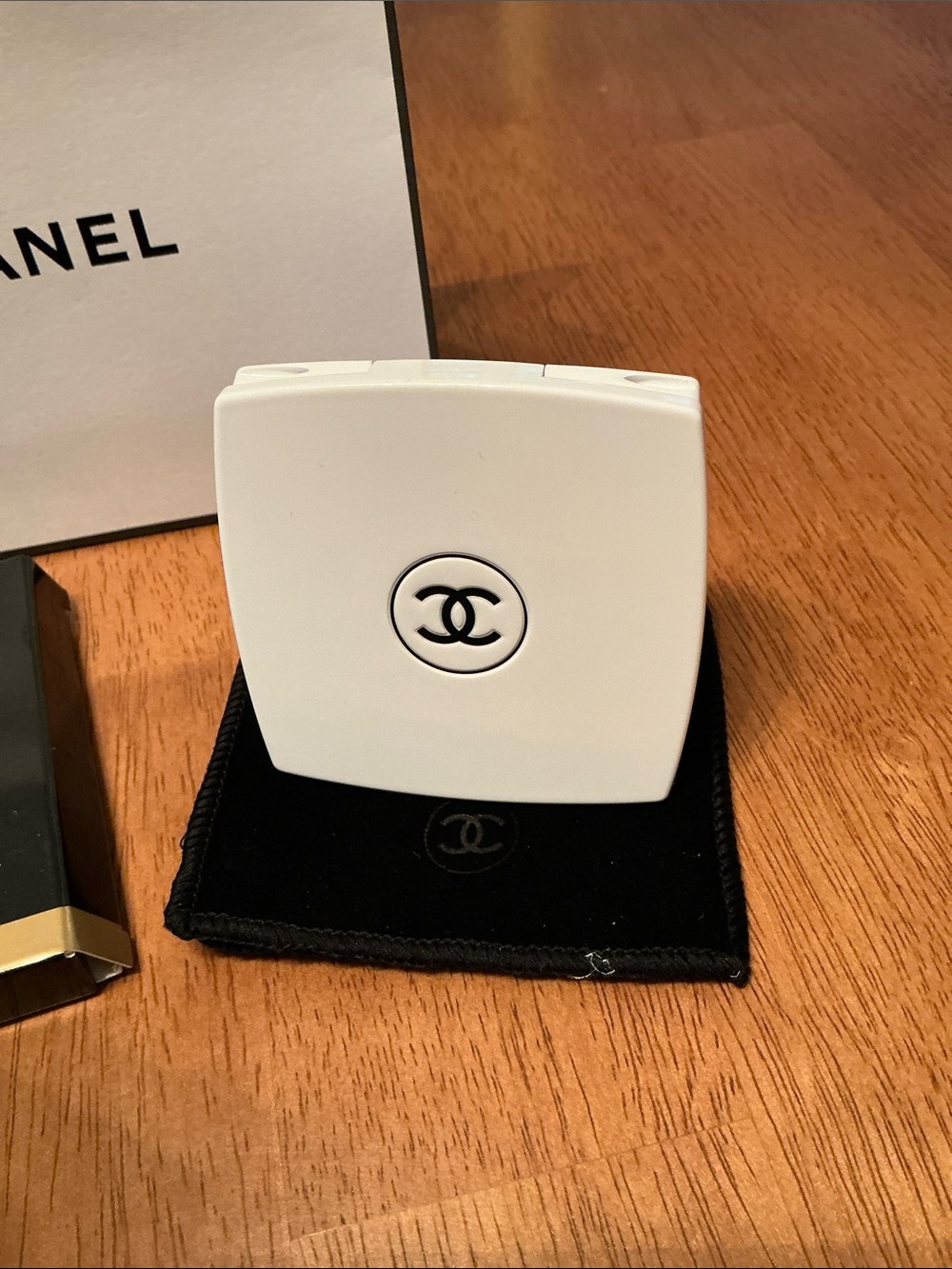 CHANEL Authentic White Compact Mirror with Gift Bag - Picture 2 of 3